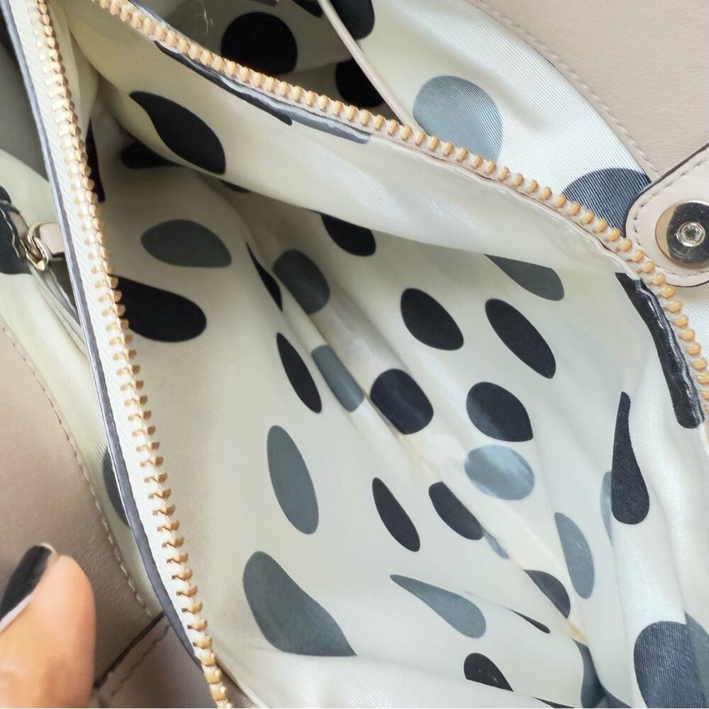 Kate Spade beige and Black hand Bag - Picture 14 of 14